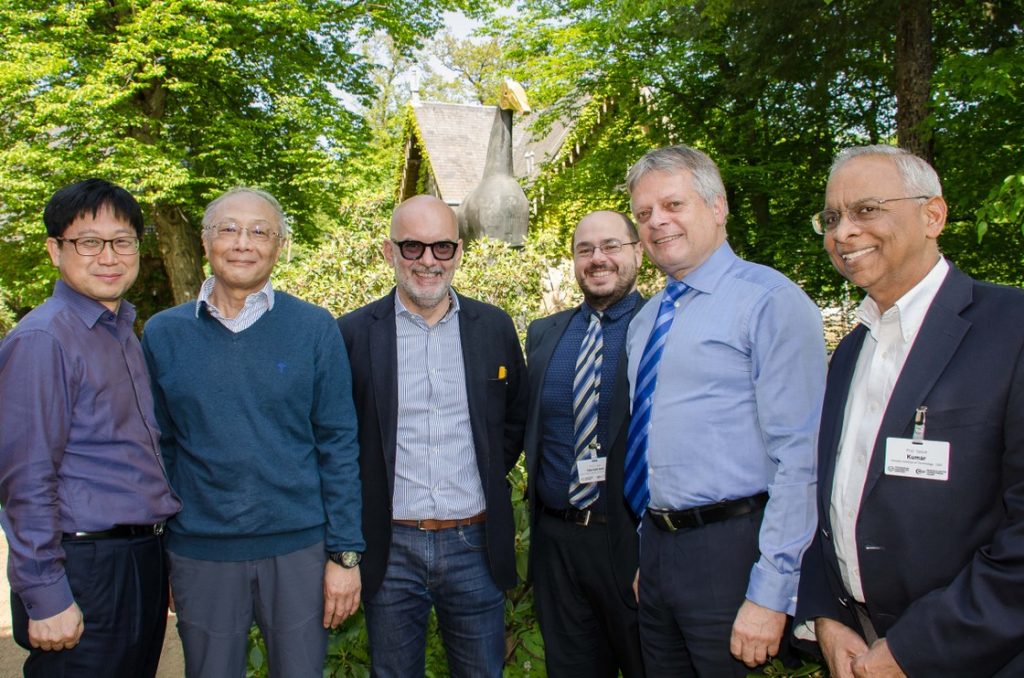 Lenkungskreis der „Global Scientific Association of Advanced Carbon Fibres“. V.l.n.r.: Prof. Bon-Cheol Ku, Prof. Kanji Kajiwara, Prof. Costas Charitidis, Prof. Luke Henderson, Prof. Hubert Jäger und Prof. Satish Kumar (Quelle: Thomas Kunz, TUD/ILK)